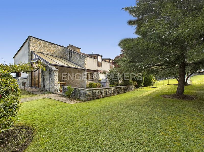 Foto fbfadb04-0a6f-4549-8bb1-5d3516933e05. Casa con riscaldamento parcheggio in Olivares Oviedo