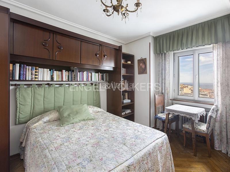 Foto beb152ca-adf9-4591-87e6-6ca8b6cb2a87. Apartamento luminoso piso con vistas al mar en Centro Gijón