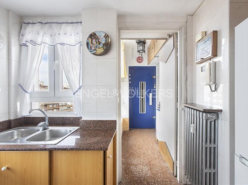 Foto e080bf5f-16df-4430-8b44-a72a2ea56e09. Apartamento luminoso piso con vistas al mar en Centro Gijón