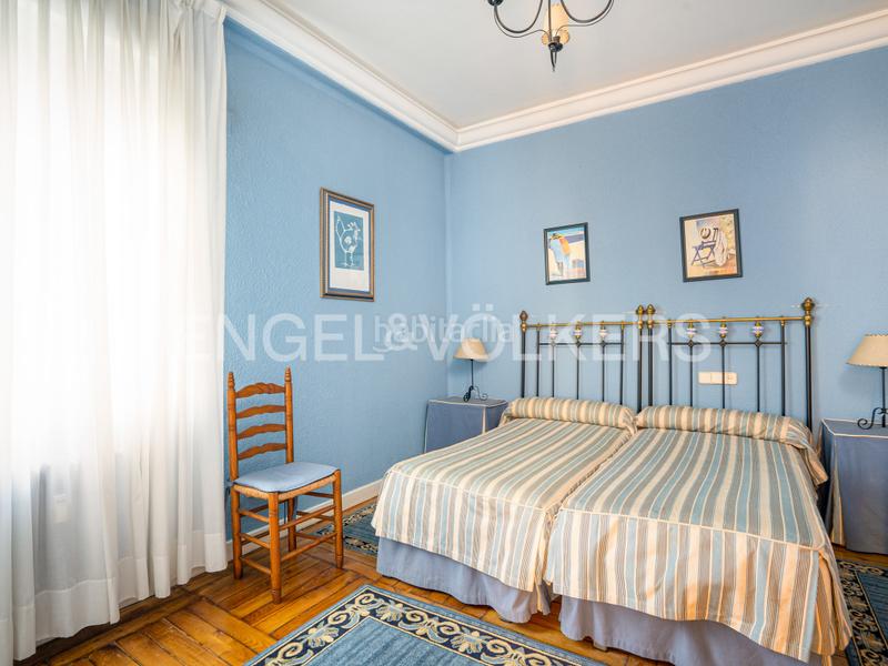Foto a0001cc4-f425-4768-b963-85a822dd2c18. Attico con riscaldamento in Salesas - Foncalada - Campoamor Oviedo