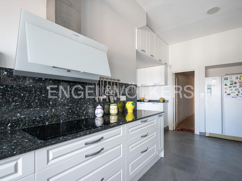 Foto e011515d-9c70-472e-9298-30702e0f0aa8. Attico con riscaldamento in Salesas - Foncalada - Campoamor Oviedo