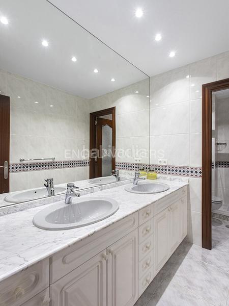 Foto 4366b934-55c3-4b6c-9ce7-a1b0b323fd7c. Maison avec chauffage parking dans Somió Gijón