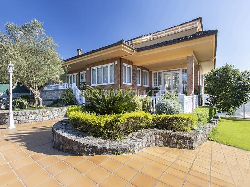 Foto 49903bdd-ba75-4669-8433-1f291e1f1162. Maison avec chauffage parking dans Somió Gijón