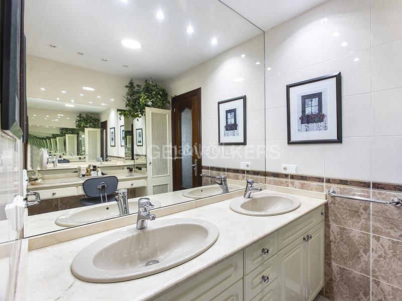 Foto 8afa132f-5436-43ce-8357-90c6fb4d2706. Maison avec chauffage parking dans Somió Gijón