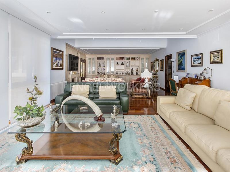 Foto f85d0fb3-95d9-4335-8577-5d87c9a32270. Maison avec chauffage parking dans Somió Gijón