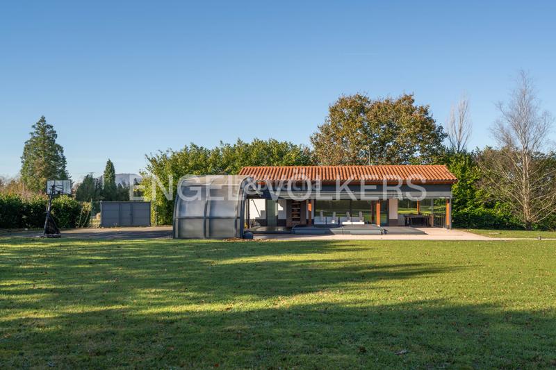 Foto 9960758c-6e3f-4664-a418-338fdec00bf2. Casa amb calefacció aparcament piscina a Viella-Granda-Meres Siero