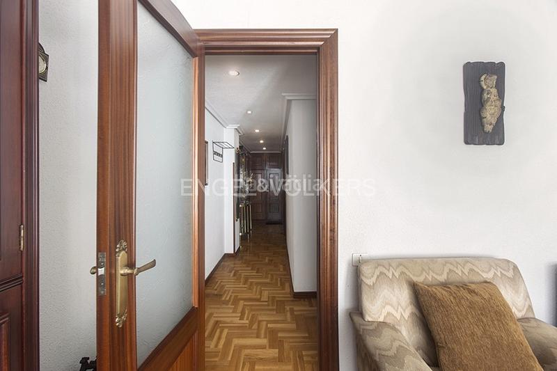 Foto 2f275059-72cf-4ff5-a7fa-1f9fbf05d76a. Apartamento piso con altura y terraza junto a la playa de san lorenzo en Gijón