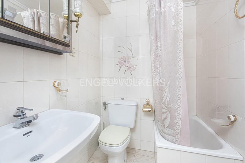 Foto 5f40be2e-cb2d-4790-8444-b31d497379c4. Apartamento piso con altura y terraza junto a la playa de san lorenzo en Gijón