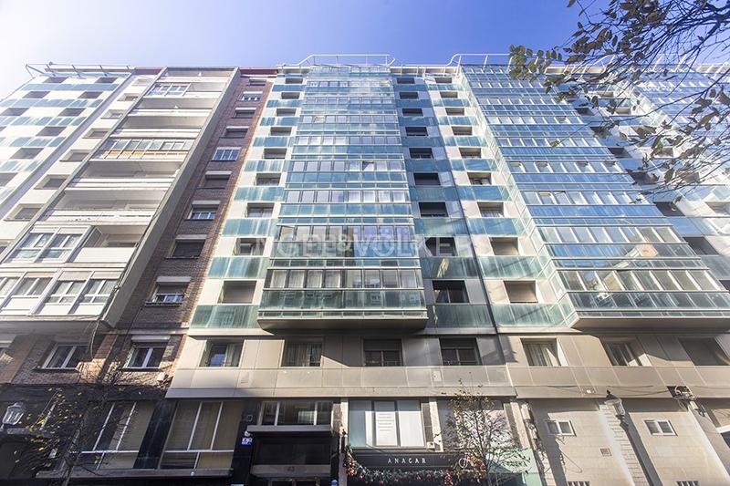 Foto 8a0d0e93-c099-4b7a-b448-24e9667dc66b. Apartamento piso con altura y terraza junto a la playa de san lorenzo en Gijón