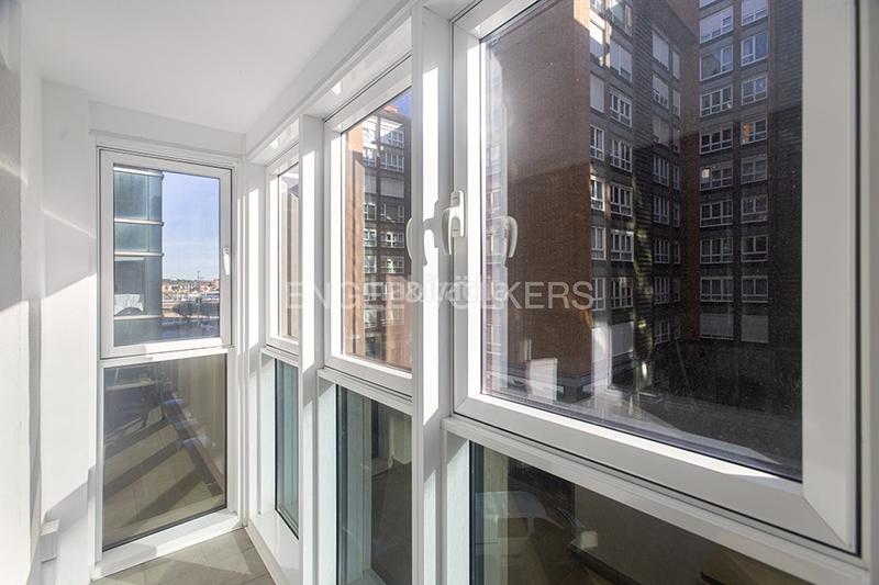 Foto a955cefe-ed90-4112-be16-f58e4954f963. Apartamento piso con altura y terraza junto a la playa de san lorenzo en Gijón