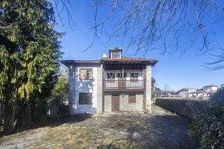 Casa a Posada-Barro. Casona asturiana a reformar en lledías, llanes