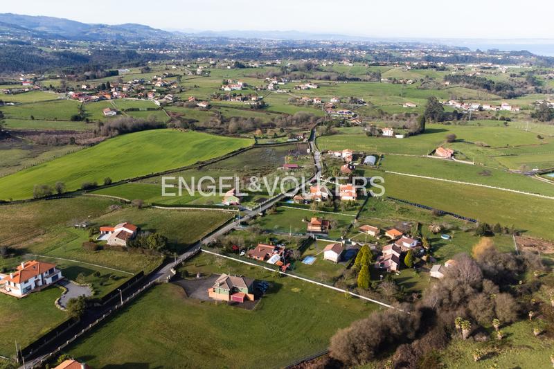 Foto 5493601e-1f5e-4a8e-8e4a-a1fd333ed179. Terrain résidentiel dans Tazones - Argüero Villaviciosa