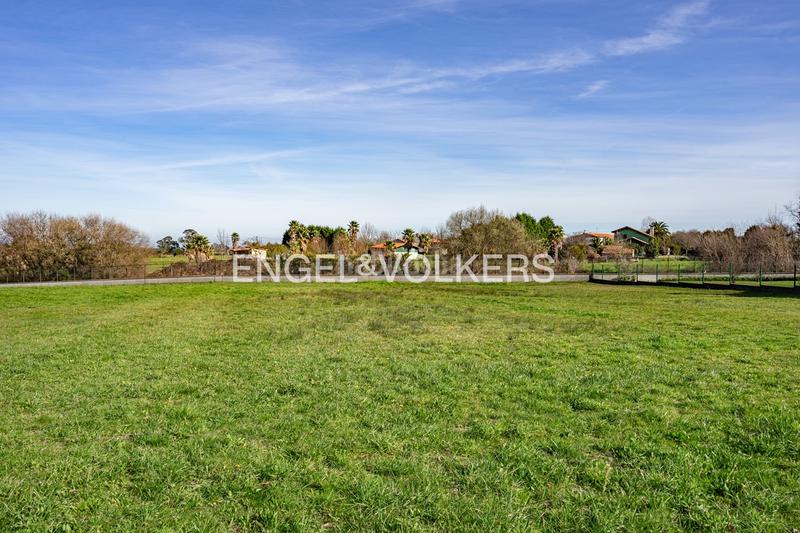 Foto d52470b5-213a-4a07-b07d-7af422ee5e08. Terrain résidentiel dans Tazones - Argüero Villaviciosa