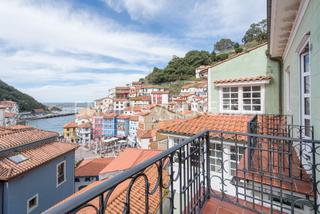 Casa a Cudillero. Propiedad emblemática en el anfiteatro de cudillero con vistas p