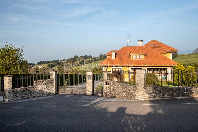 Foto cc00f80a-44a3-4033-85aa-bd3c4baa64d0. Casa acogedora vivienda en un oasis de paz en La Pedrera Gijón