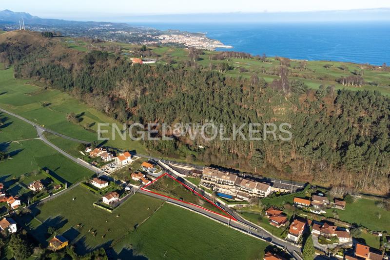 Foto 668a6907-2ee7-4ce7-9187-3d7f17029e20. Terreno residencial preciosa parcela edificable con vistas al cuera en andrín en Llanes