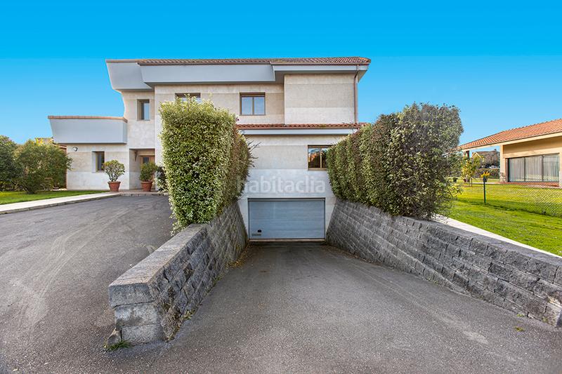 Foto 46953a22-fd82-4179-ad58-6adaf245f3e6. Casa  de diseño en castiello de Bernueces, en Gijón