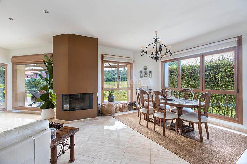 Foto ac65cd32-64a8-4d27-8fe7-98fb54376063. Casa  de diseño en castiello de Bernueces, en Gijón