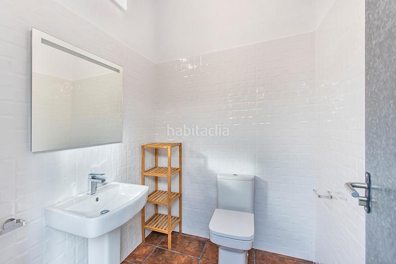 Foto afa51c04-8dc7-4066-8240-3cd40fbc7193. Casa  de diseño en castiello de Bernueces, en Gijón