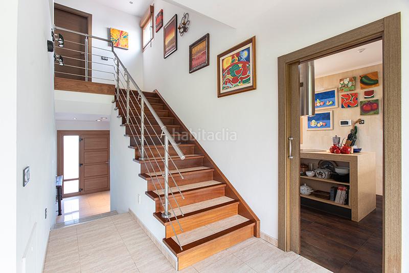 Foto b3f3c042-032c-4839-9925-c8df3a29c3f1. Casa  de diseño en castiello de Bernueces, en Gijón