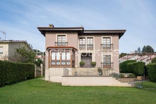 Casa a Luanco-Aramar-Antromero. Exclusivo e impecable chalet unifamiliar en luanco