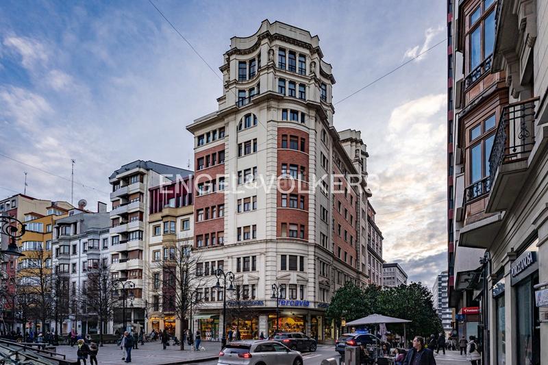 Foto b55fed99-b9e7-42a2-9c93-897950bf78a3. Ático sueño panorámico con amplias terrazas. en Centro Gijón
