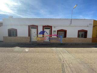 Casa  Calle esperanza. Vivienda unifamiliar en venta en villacañas