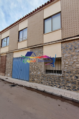 Casa a Calle tirso de molina 19. Vivienda en calle tirso de molina, 19 en villacañas (toledo)