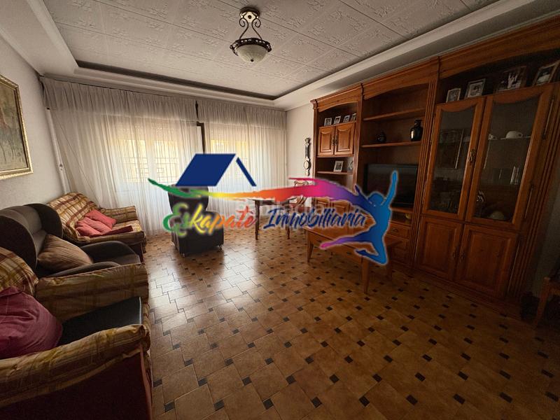 Foto e785151a-8f99-4d66-8dc6-9fd7dc349d22. Casa adossada a paseo enamorados 18 a Villacañas