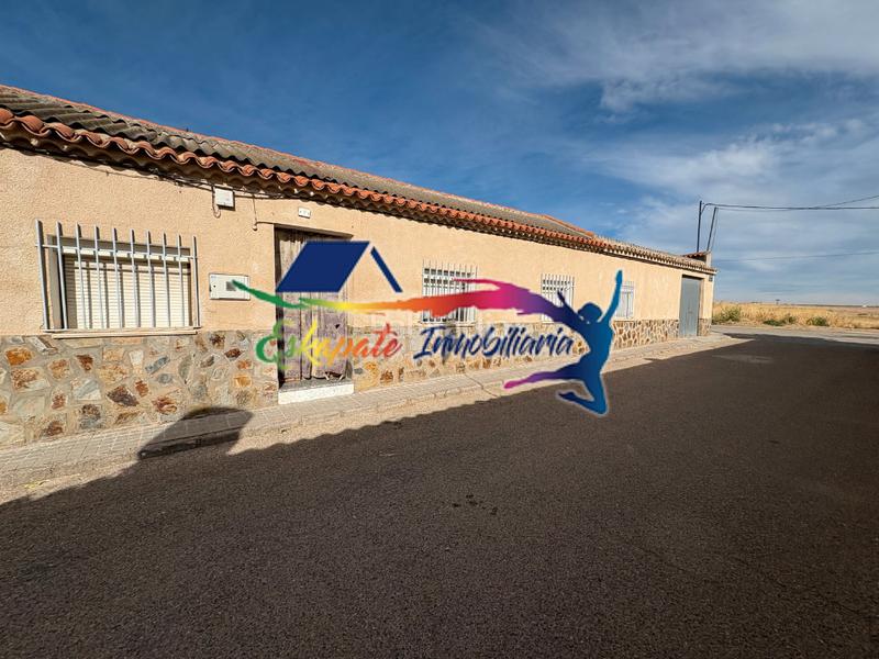 Foto 25fc738c-e739-4974-8041-381004280873. Haus mit heizung in Villacañas