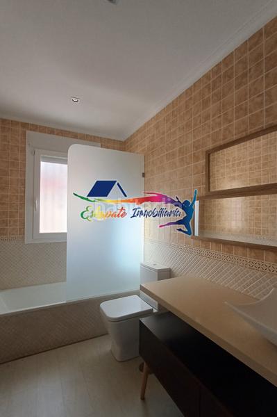 Foto 16489bd0-c45e-4324-8e62-21c98a2303b2. Casa bifamiliare con camino riscaldamento piscina in Villacañas