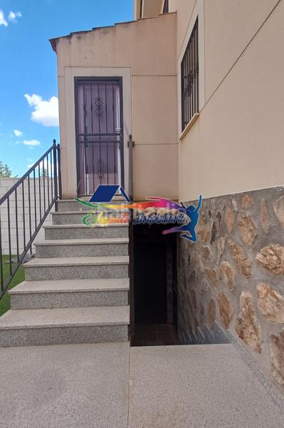 Foto 5e7726ec-2684-45b3-a40f-f5a86acf0ddd. Casa bifamiliare con camino riscaldamento piscina in Villacañas