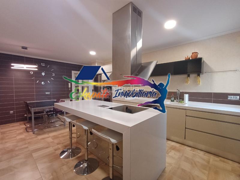 Foto 66835866-c651-4ed3-8a02-0269cf257900. Casa bifamiliare con camino riscaldamento piscina in Villacañas