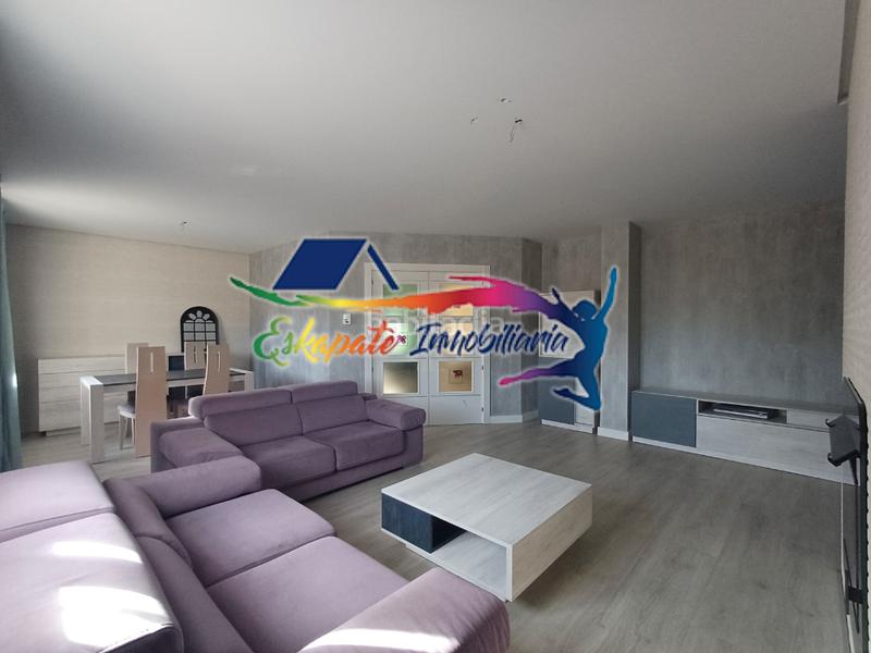 Foto d159d740-5826-4e25-8c1b-7480e4e1293c. Casa bifamiliare con camino riscaldamento piscina in Villacañas