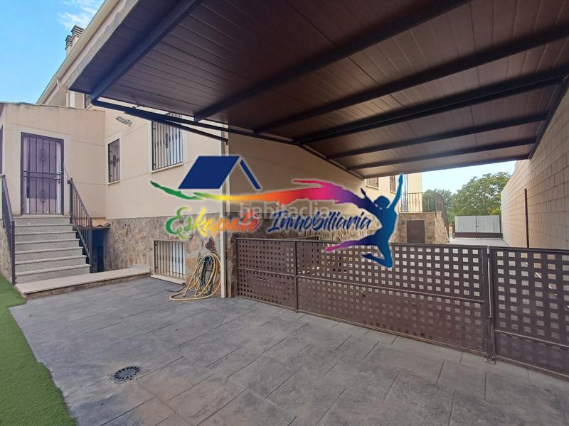 Foto e3b2e708-a63c-4a77-a6d3-f3baa4d3ab19. Casa bifamiliare con camino riscaldamento piscina in Villacañas