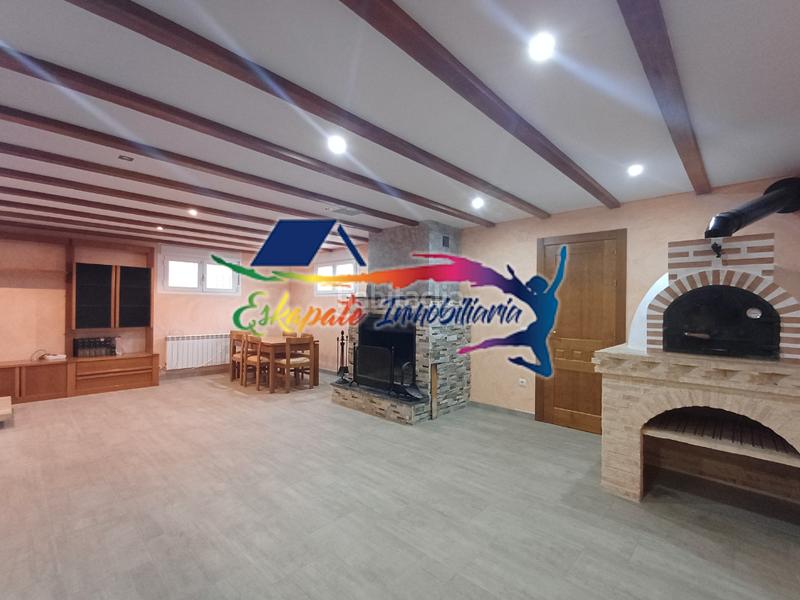 Foto faeb1d20-aa6b-4b96-a50e-e676332cc7f9. Casa bifamiliare con camino riscaldamento piscina in Villacañas