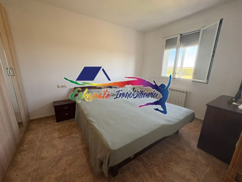 Foto a9534015-340c-4b0a-9fde-7489d57f87ad. Casa adossada amb calefacció aparcament a Tembleque