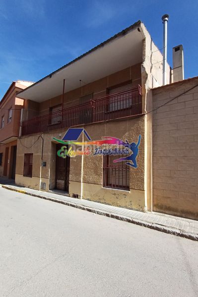 Foto 0bf75c8e-4a00-4eca-87ae-8b41d3e9e863. Casa a calle tirez 47 a Villacañas