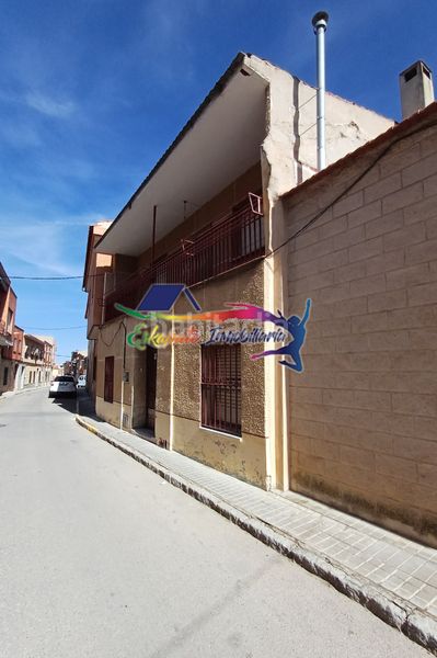 Foto 3a295369-1263-4eb3-85e2-82fe80c1f24d. Casa a calle tirez 47 a Villacañas