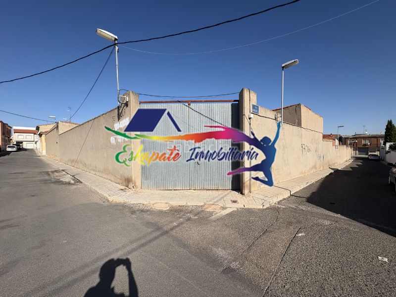 Foto b2783109-c684-46d2-8eb5-9ad80ecd3d54. Terreny residencial a calle ormeñuela 2 a Villacañas