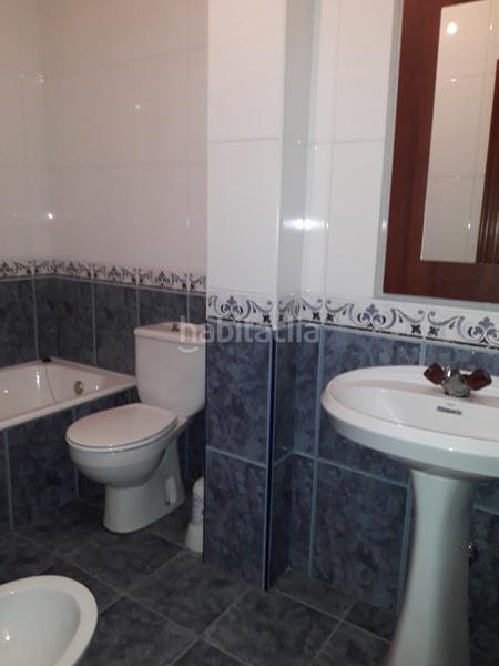 Foto 53e84a8e-d9d5-437e-b11e-5f06658d1005. Alquiler oficina alquiler de oficina .
situada en planta 1ª con 70 m2.
dispone de aseo.
comunidad: 95 euros/mes ( agua incluida). en Avilés