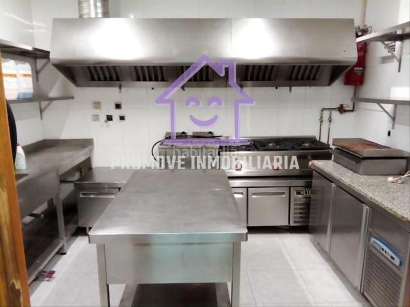 Foto 965799c1-d827-40a5-8664-a0b4e9116a0b. Local comercial en venta y con 200 m2. en Oseiro Arteixo