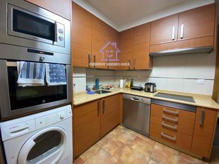 Rent Flat  Barrionovo. Amplio y luminoso piso de 2 dormitorios con garaje y sin barrera