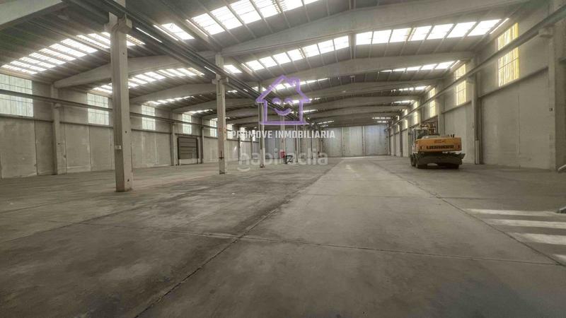 Foto 7f732381-1a39-451b-8d30-2aaba301c7ee. Rent industrial building in Oseiro Arteixo