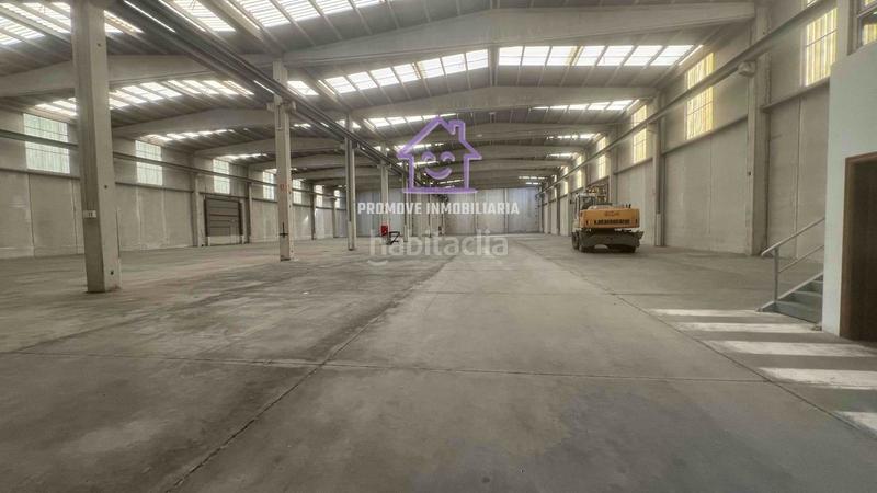 Foto a493d876-2daa-4bc3-9e70-b22a26f399ad. Rent industrial building in Oseiro Arteixo