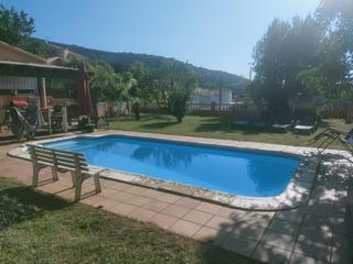 Maison à Sant Cebrià de Vallalta. Casa con piscina y garaje