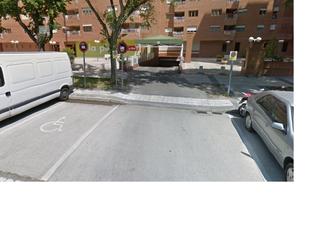 Parking moto en Calle Cineasta Carlos Saura 19