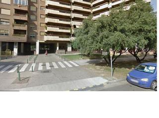 Lloguer Aparcament cotxe a Avenida de cesáreo alierta 34