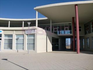 Local commercial à Ejea de los Caballeros. Se vende  oficina en centro de negocios exion. acondicionada y m
