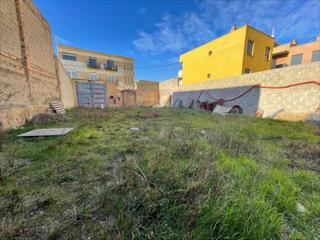 Terreny residencial a Ejea de los Caballeros. Solar urbano a la venta con 12 metros de fachada y 26 metros de